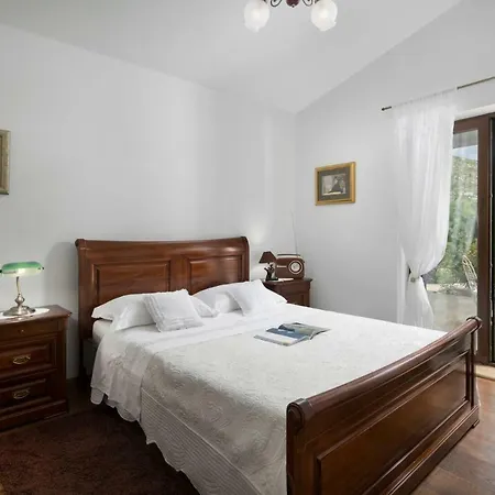 Sleeps 10 Pool Air Con Wifi Villa